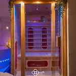 Au Mans - Sauna, Jacuzzi & Parking Prive