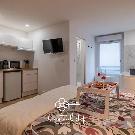 Au Mans - Sauna, Jacuzzi & Parking Prive *