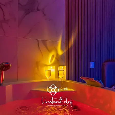 아파트 Au Mans - Sauna, Jacuzzi & Parking Prive 르망