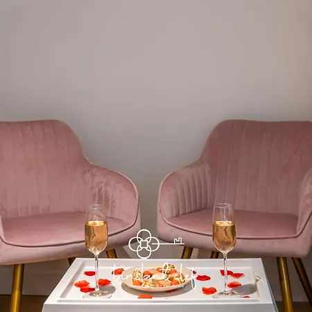 Apartment Au Mans - Sauna, Jacuzzi & Parking Prive